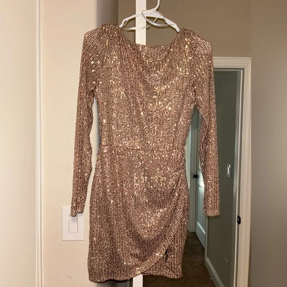 Windsor Rose Gold Sequin Homecoming Dress Size 5/6 - Picture 2 of 6